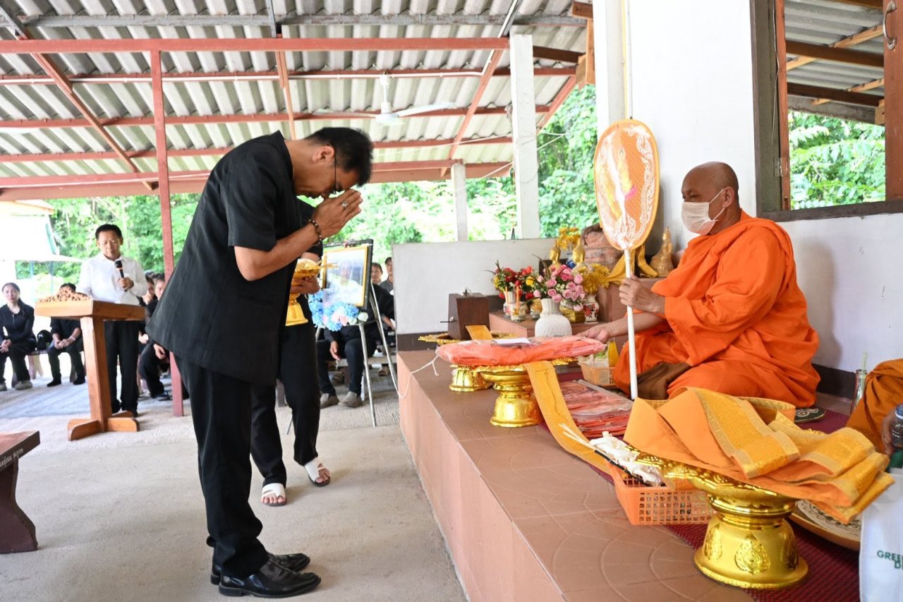 สพป.ลำปาง เขต 1 ร่วมไว้อาลัยและฌาปนกิจ คุณแม่ติ๊บ  วรรณเครือ มารดาของ นางบุญมาก เครือระยา