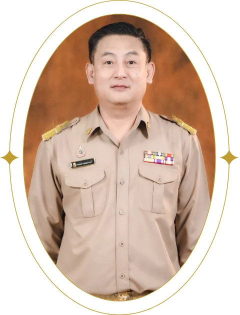 นายวรวัช  ธรรมวงศ์